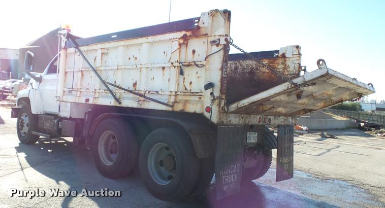 image for item J4805 2006 GMC C8500 dump truck