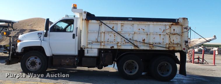 image for item J4805 2006 GMC C8500 dump truck