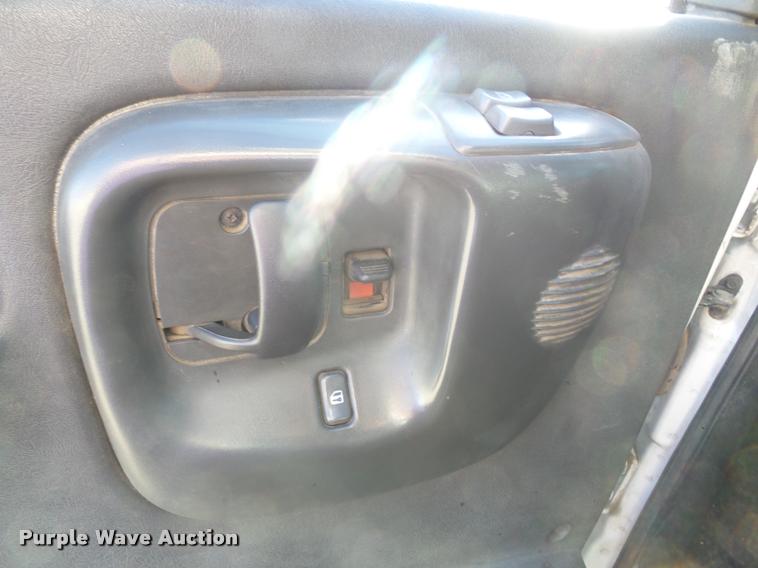 image for item J4805 2006 GMC C8500 dump truck