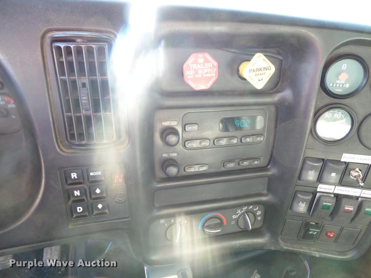 image for item J4805 2006 GMC C8500 dump truck