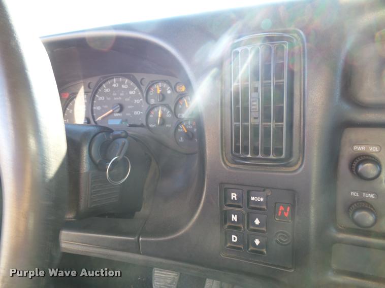 image for item J4805 2006 GMC C8500 dump truck