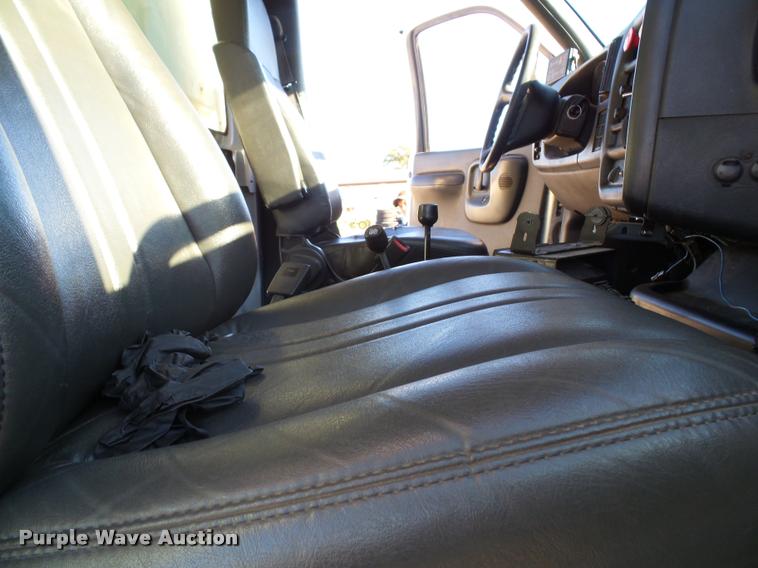 image for item J4805 2006 GMC C8500 dump truck