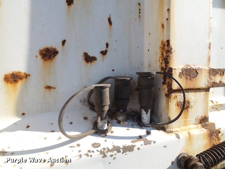 image for item J4805 2006 GMC C8500 dump truck