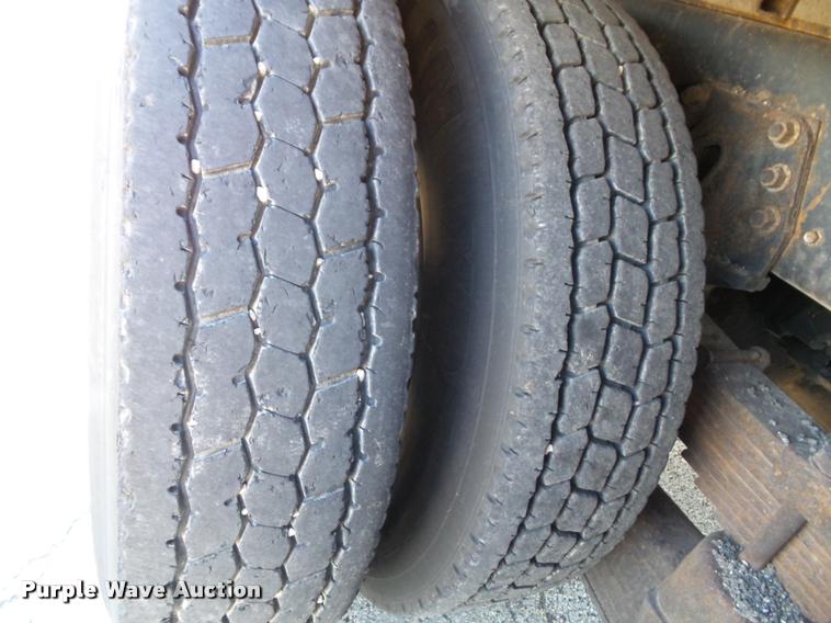 image for item J4805 2006 GMC C8500 dump truck