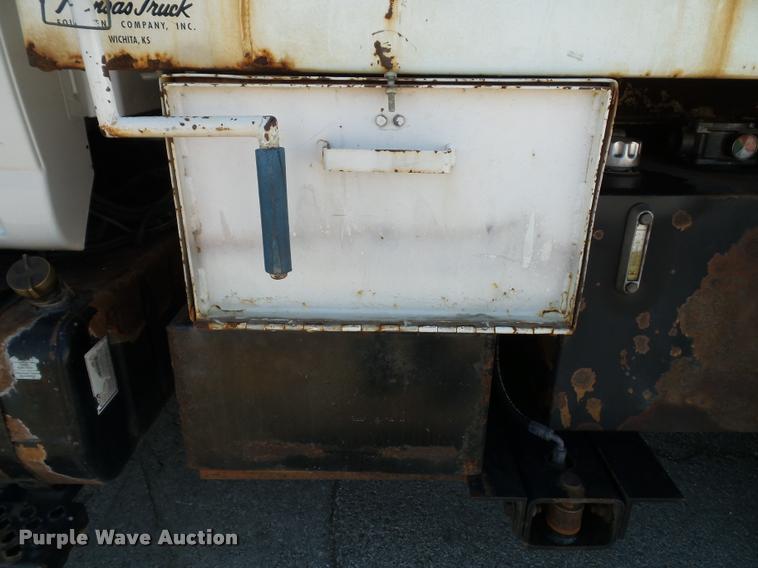 image for item J4805 2006 GMC C8500 dump truck