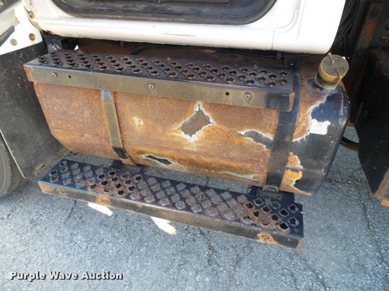 image for item J4805 2006 GMC C8500 dump truck