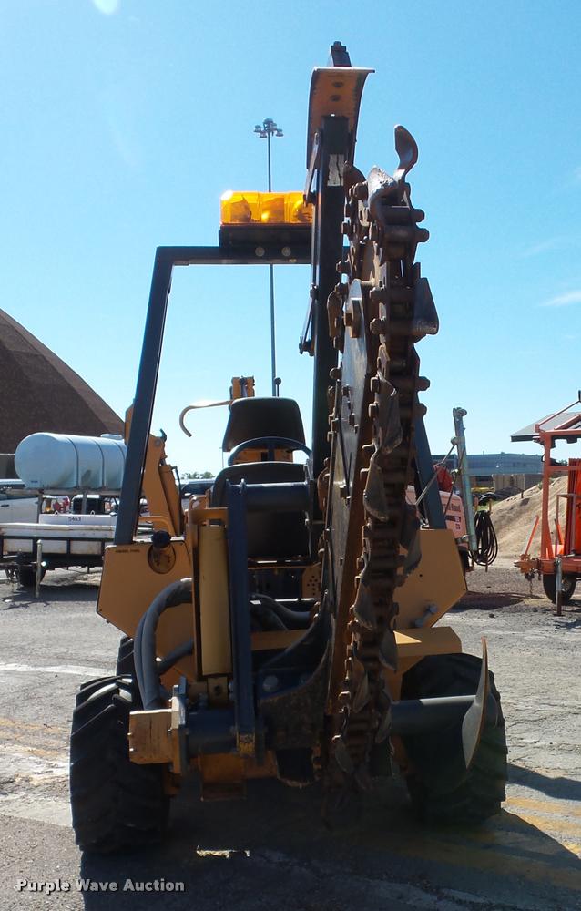 image for item J4806 1998 Case 460 trencher