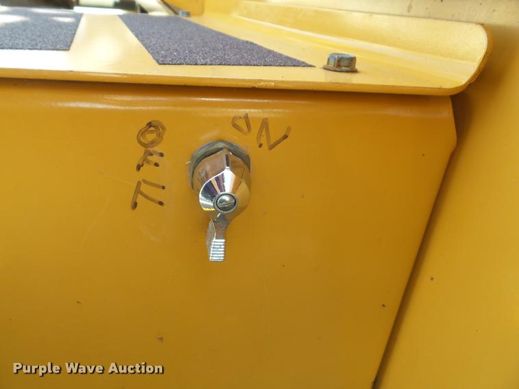 image for item J4806 1998 Case 460 trencher