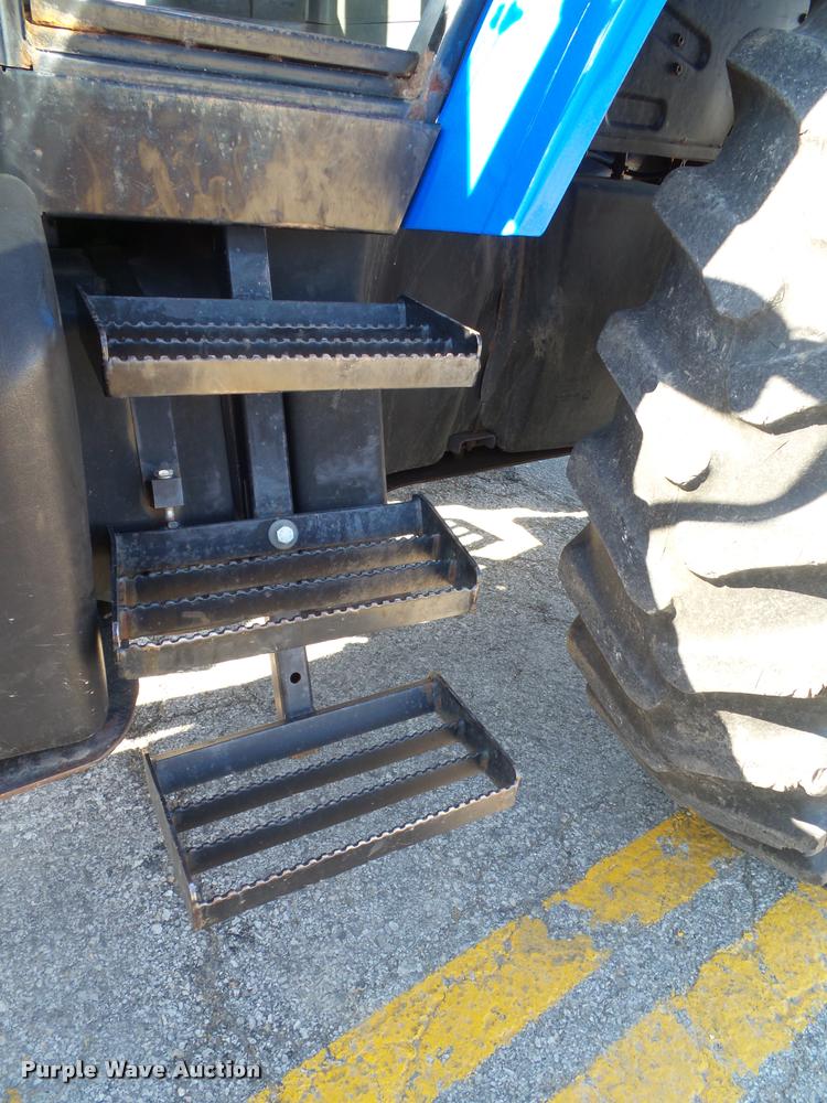 image for item J4807 1997 New Holland 8260 MFWD tractor