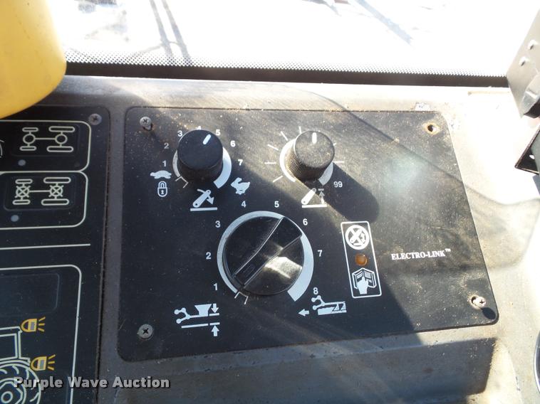 image for item J4807 1997 New Holland 8260 MFWD tractor