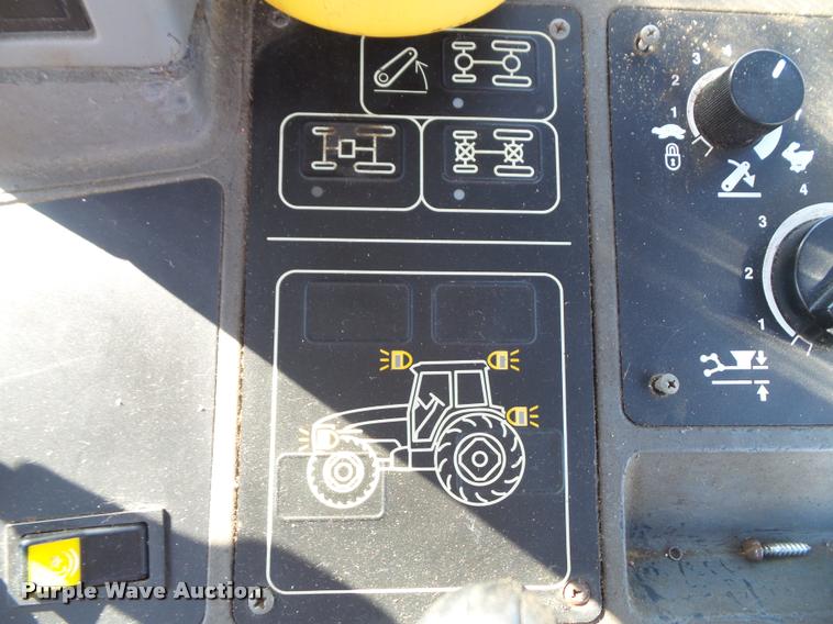 image for item J4807 1997 New Holland 8260 MFWD tractor