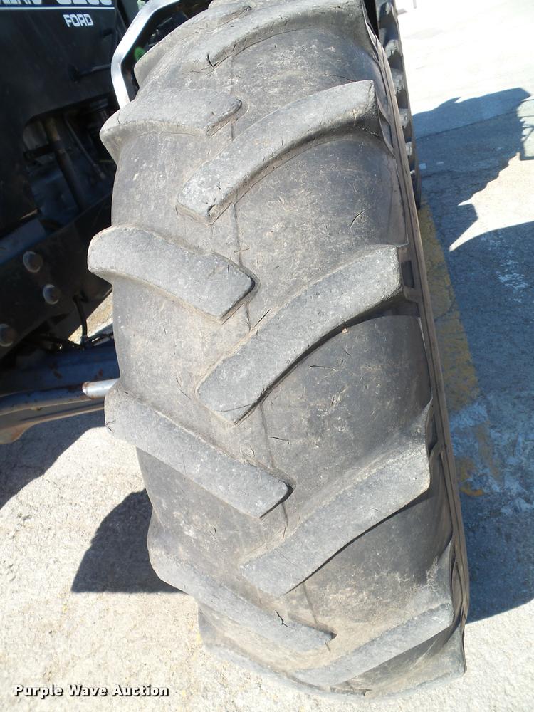 image for item J4807 1997 New Holland 8260 MFWD tractor