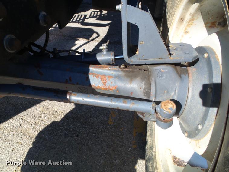 image for item J4807 1997 New Holland 8260 MFWD tractor