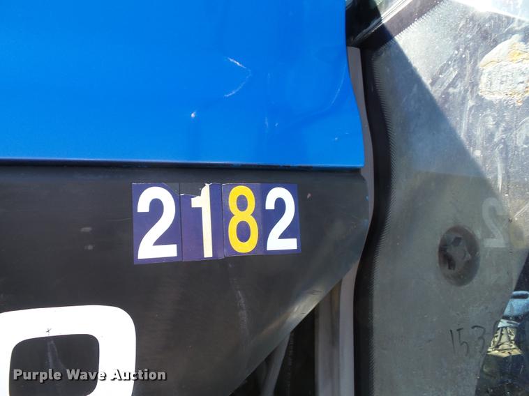 image for item J4807 1997 New Holland 8260 MFWD tractor