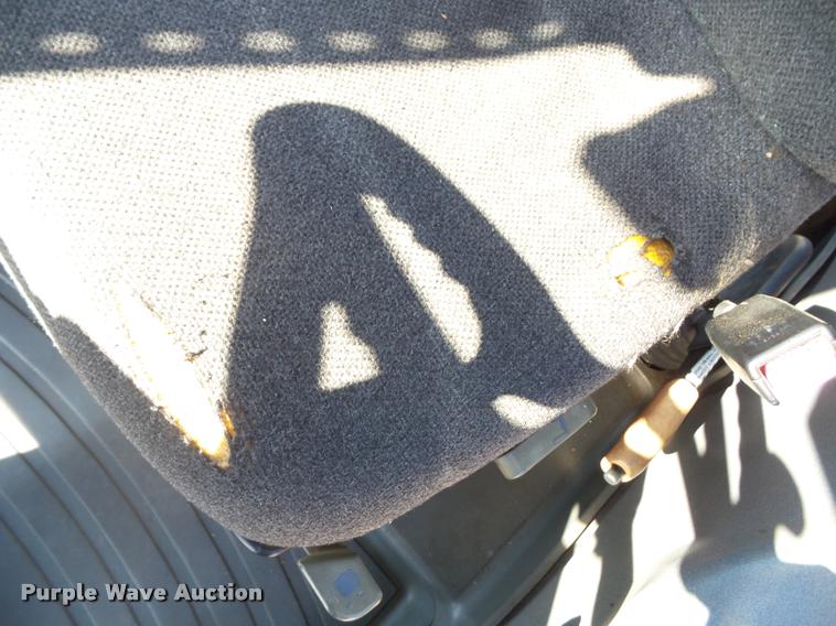 image for item K8230 1997 New Holland 8260 MFWD tractor