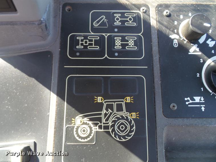 image for item K8230 1997 New Holland 8260 MFWD tractor