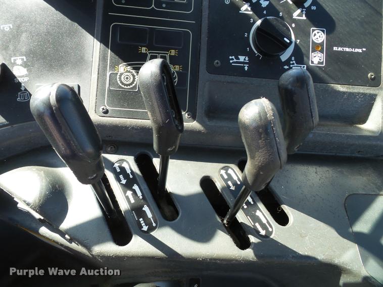 image for item K8230 1997 New Holland 8260 MFWD tractor