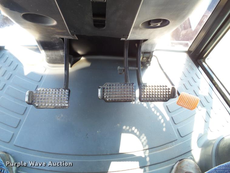 image for item K8230 1997 New Holland 8260 MFWD tractor