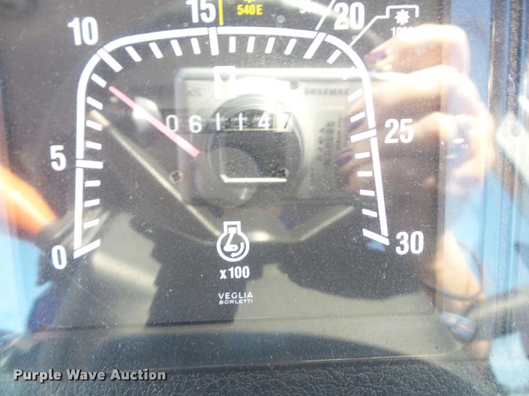 image for item K8230 1997 New Holland 8260 MFWD tractor