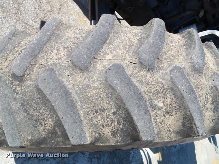 image for item K8230 1997 New Holland 8260 MFWD tractor