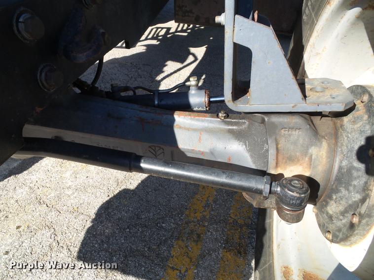 image for item K8230 1997 New Holland 8260 MFWD tractor