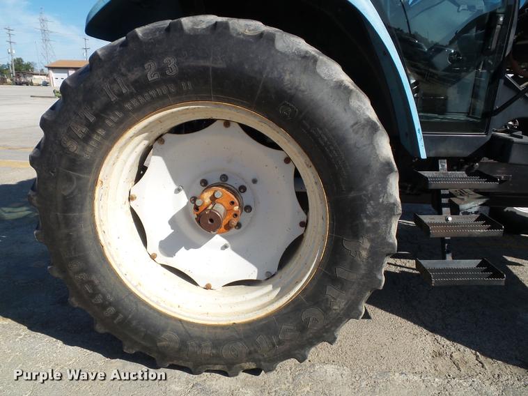 image for item K8230 1997 New Holland 8260 MFWD tractor