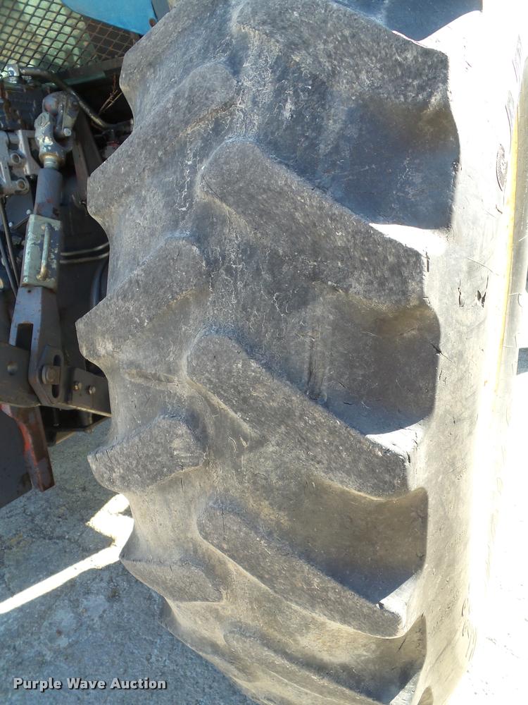 image for item K8230 1997 New Holland 8260 MFWD tractor