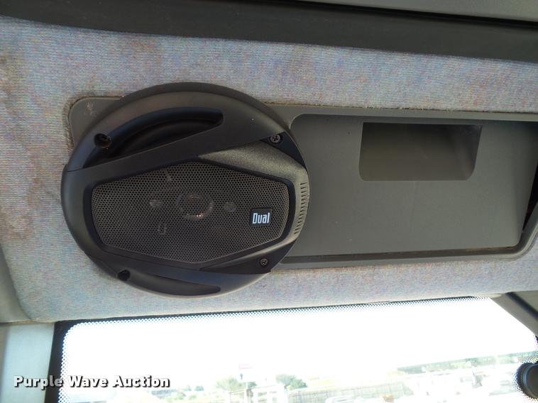 image for item K8233 1998 New Holland 8260 MFWD tractor