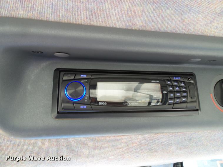 image for item K8233 1998 New Holland 8260 MFWD tractor