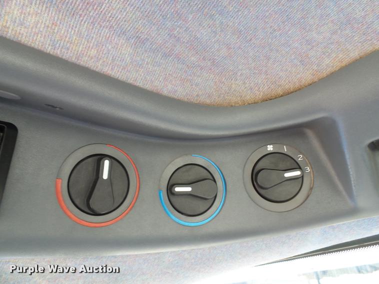 image for item K8233 1998 New Holland 8260 MFWD tractor