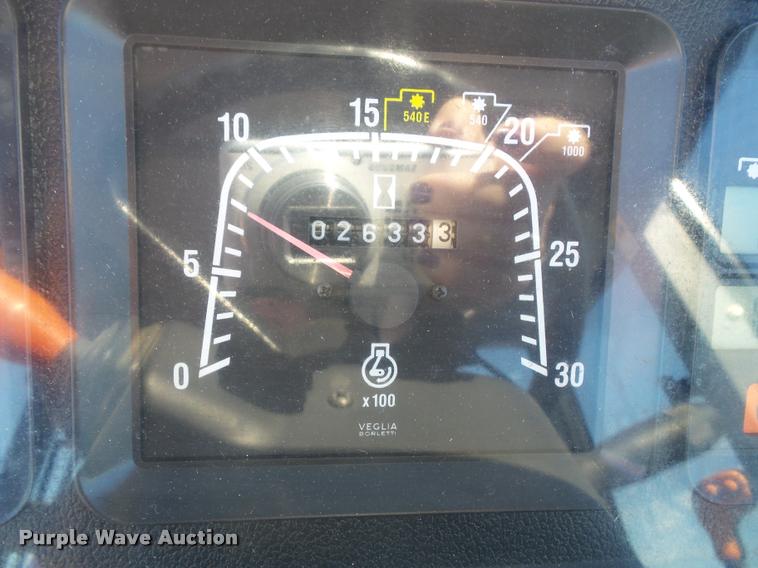 image for item K8233 1998 New Holland 8260 MFWD tractor