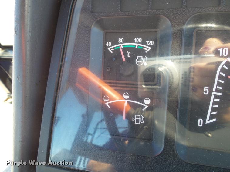 image for item K8233 1998 New Holland 8260 MFWD tractor