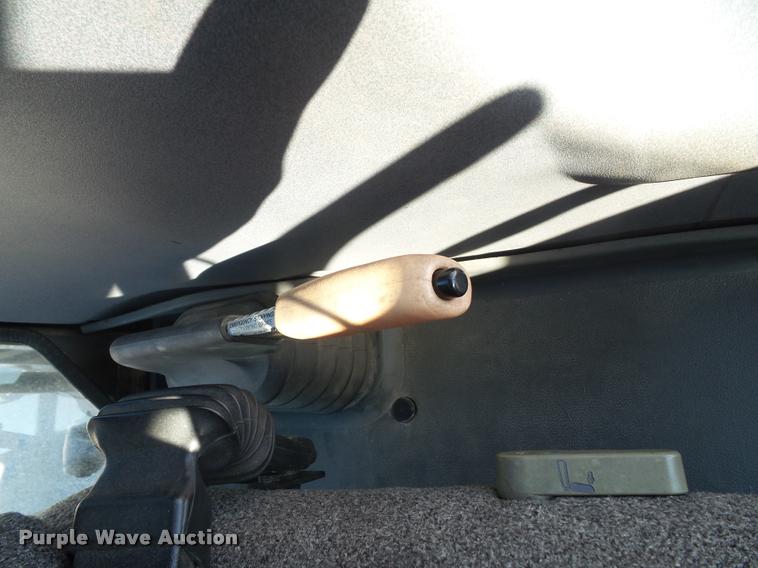 image for item K8233 1998 New Holland 8260 MFWD tractor