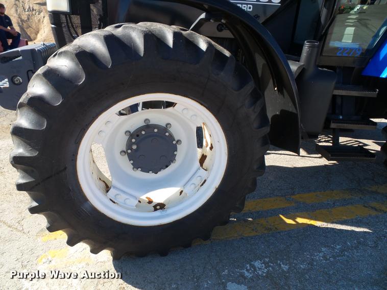 image for item K8233 1998 New Holland 8260 MFWD tractor