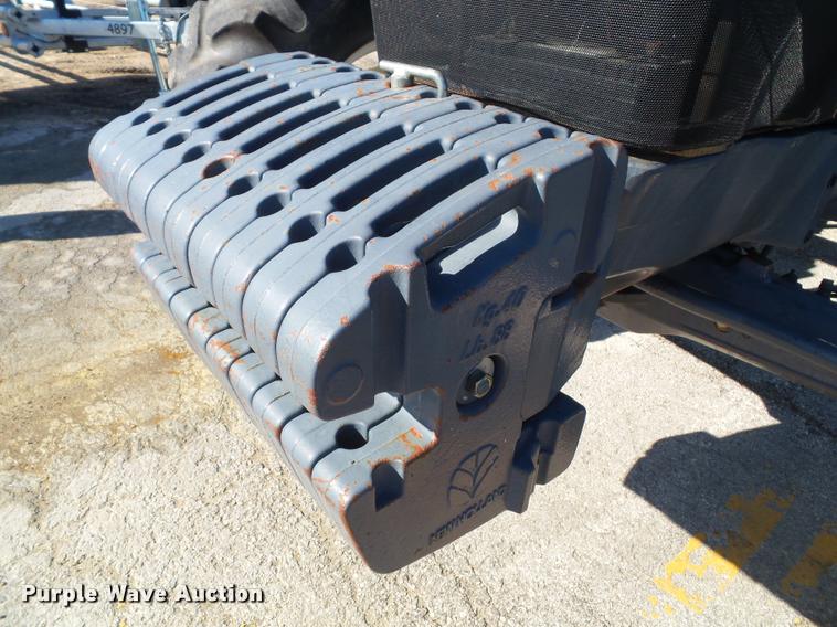 image for item K8233 1998 New Holland 8260 MFWD tractor