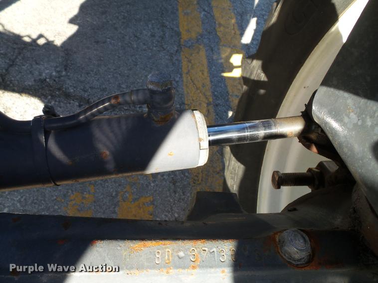 image for item K8233 1998 New Holland 8260 MFWD tractor