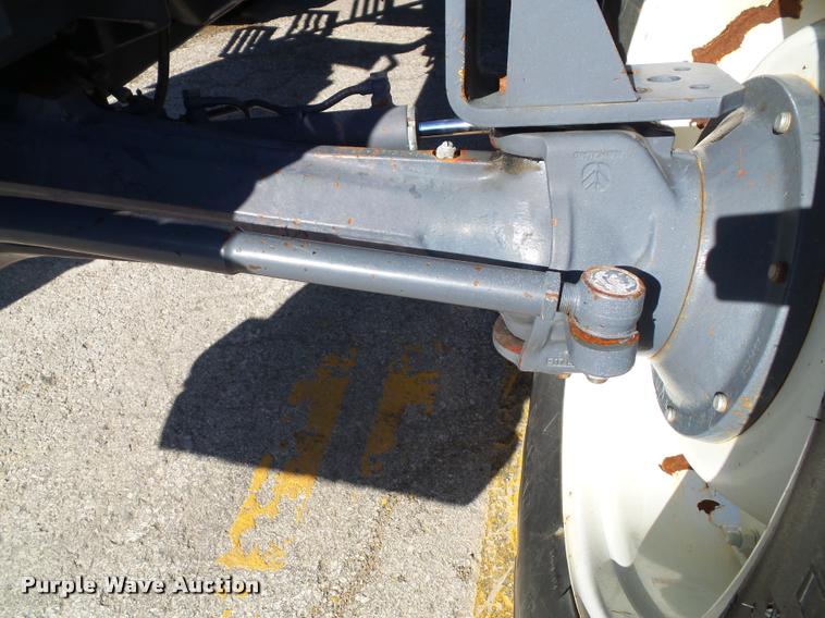 image for item K8233 1998 New Holland 8260 MFWD tractor