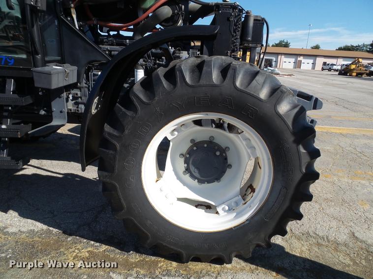 image for item K8233 1998 New Holland 8260 MFWD tractor