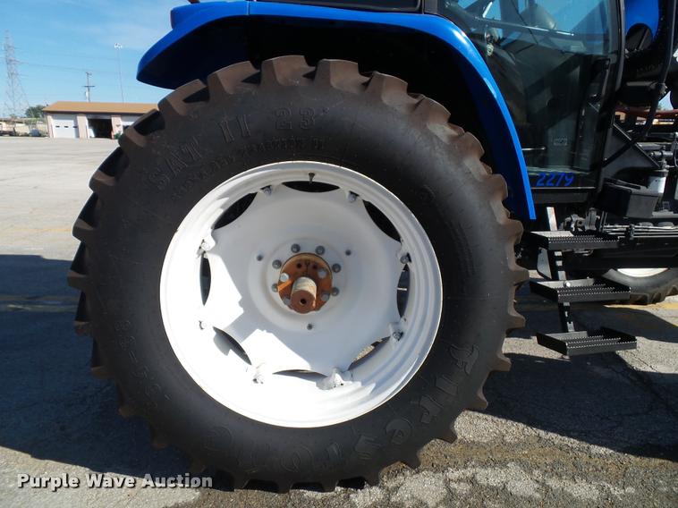 image for item K8233 1998 New Holland 8260 MFWD tractor