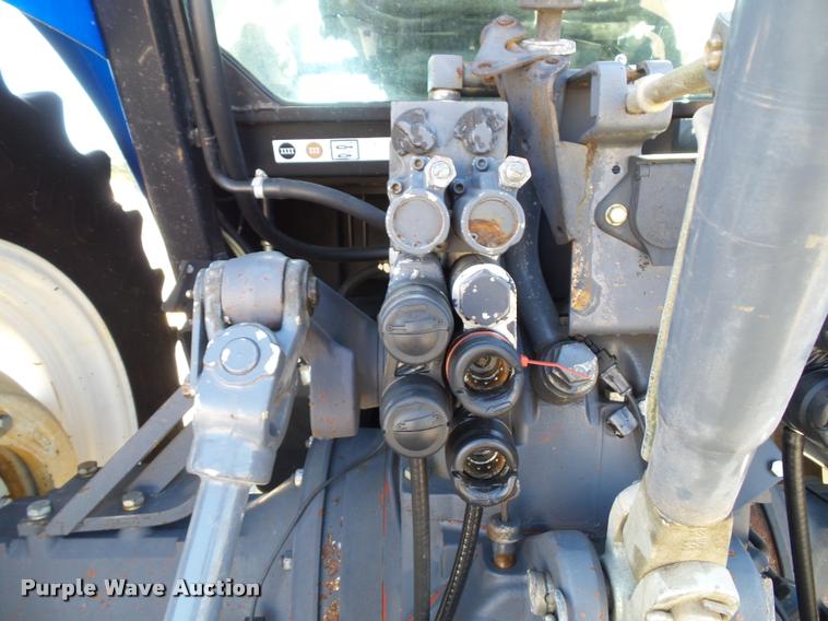 image for item K8233 1998 New Holland 8260 MFWD tractor