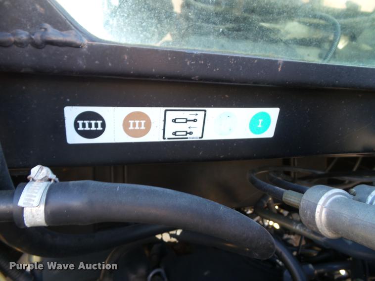 image for item K8233 1998 New Holland 8260 MFWD tractor