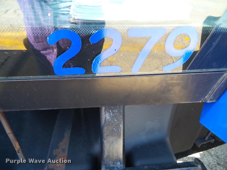 image for item K8233 1998 New Holland 8260 MFWD tractor