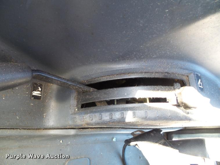 image for item K8234 1998 New Holland 8260 MFWD tractor