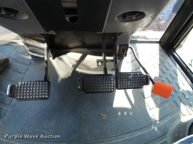 image for item K8234 1998 New Holland 8260 MFWD tractor