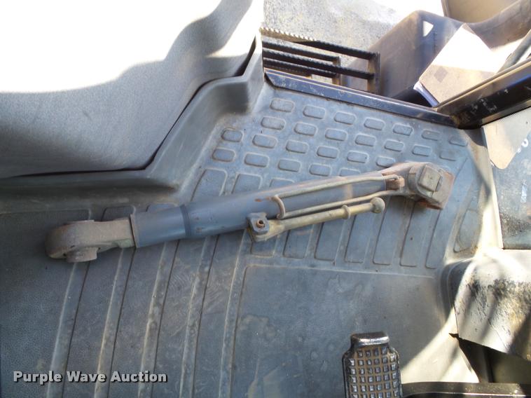 image for item K8234 1998 New Holland 8260 MFWD tractor