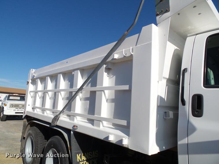image for item K8236 2006 GMC C8500 dump truck