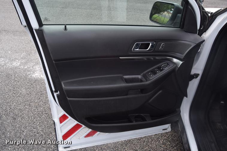 image for item L3872 2014 Ford Explorer Police Interceptor Utility SUV