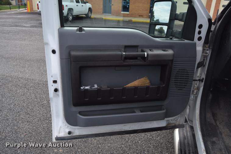 image for item L3873 2011 Ford F250 Super Duty XLT pickup truck