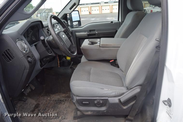 image for item L3873 2011 Ford F250 Super Duty XLT pickup truck