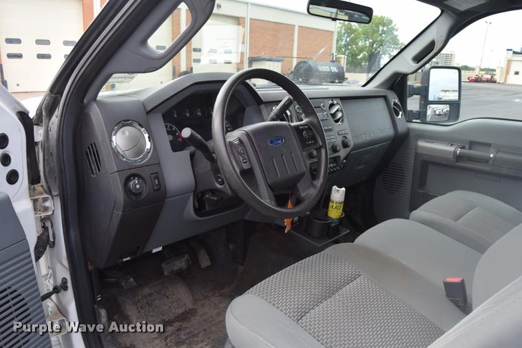 image for item L3873 2011 Ford F250 Super Duty XLT pickup truck